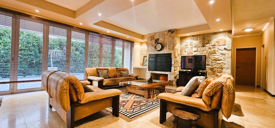 5 Bedroom Property for Sale in Middedorp Western Cape